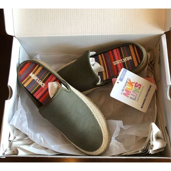 MUK LUKS - 🎉HP🎉 L Sz 6.5 Green Street Kings Highway Faux Leather Clogs. NWTIB! - Picture 2 of 16